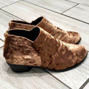 Mata heeled Velvet booties.